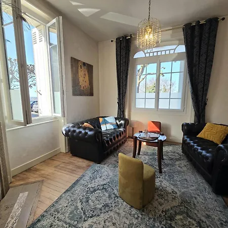 Casa de Férias Grande Maison Pour Parenthese Citadine *