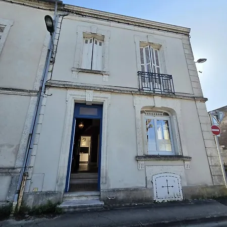 Grande Maison Pour Parenthese Citadine 度假居 *