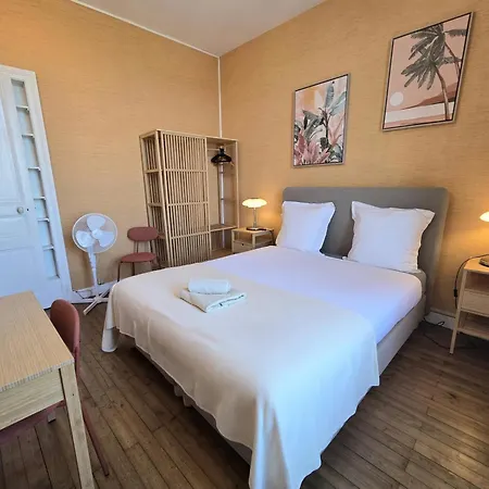 Grande Maison Pour Parenthese Citadine 度假居